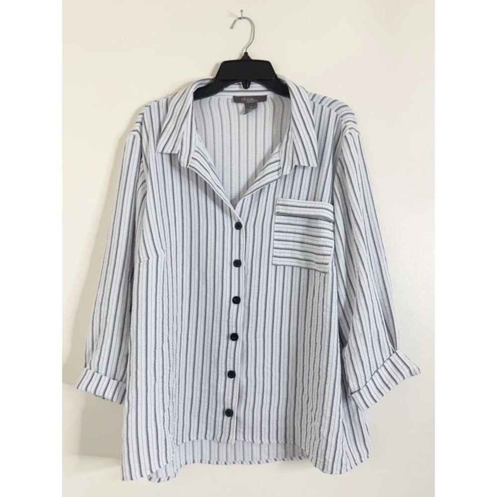 Olivia & Martin Women’s White Black Striped Button Down Blouse Size 3X